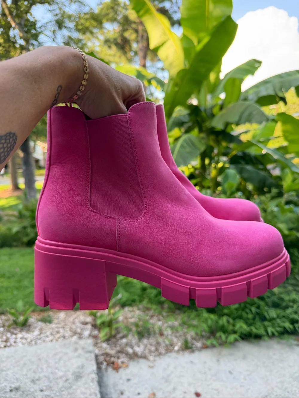 MIA these faux